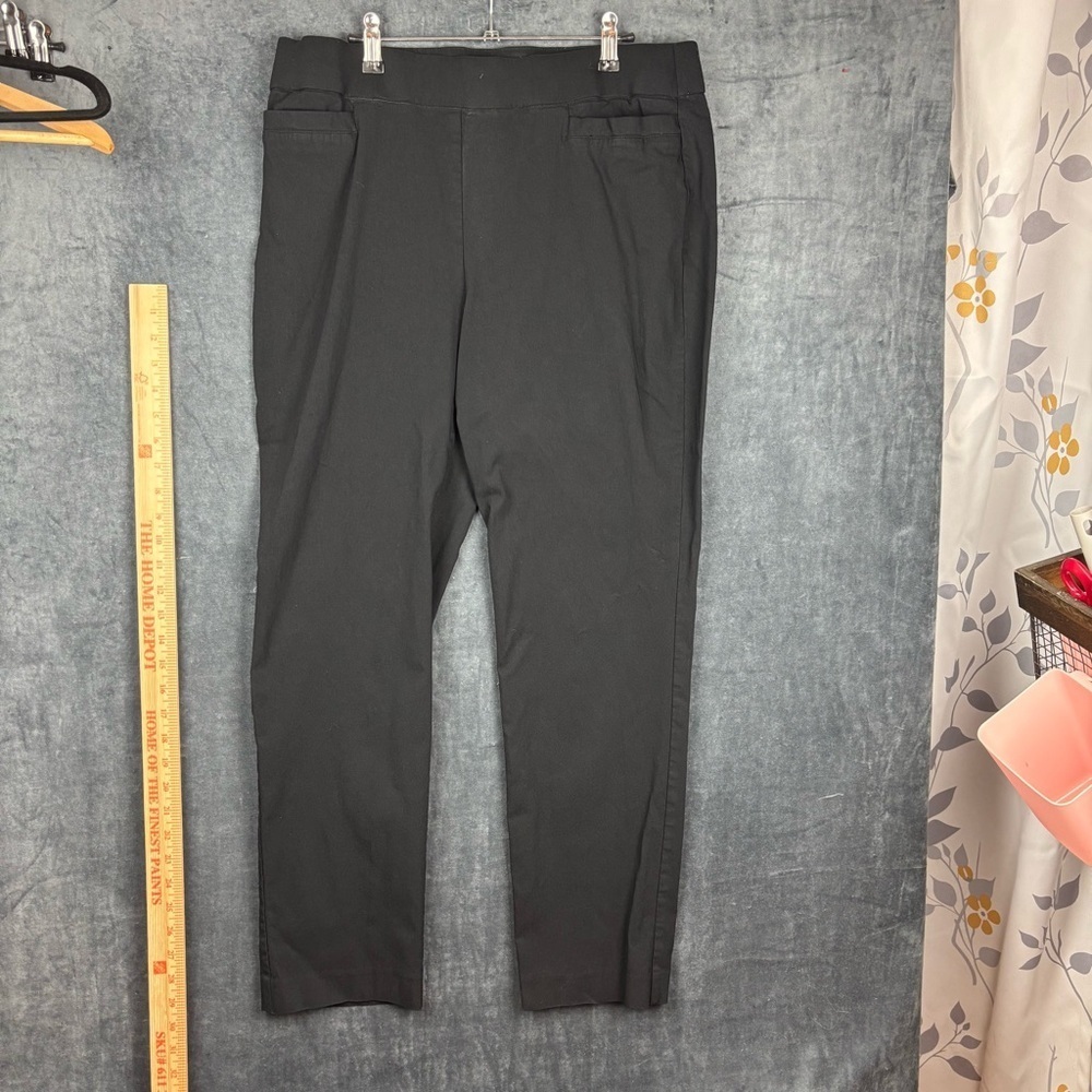 PGA Tour Black Chinos Sleek Modern Design no size/wash tag measures 40” x 30”
